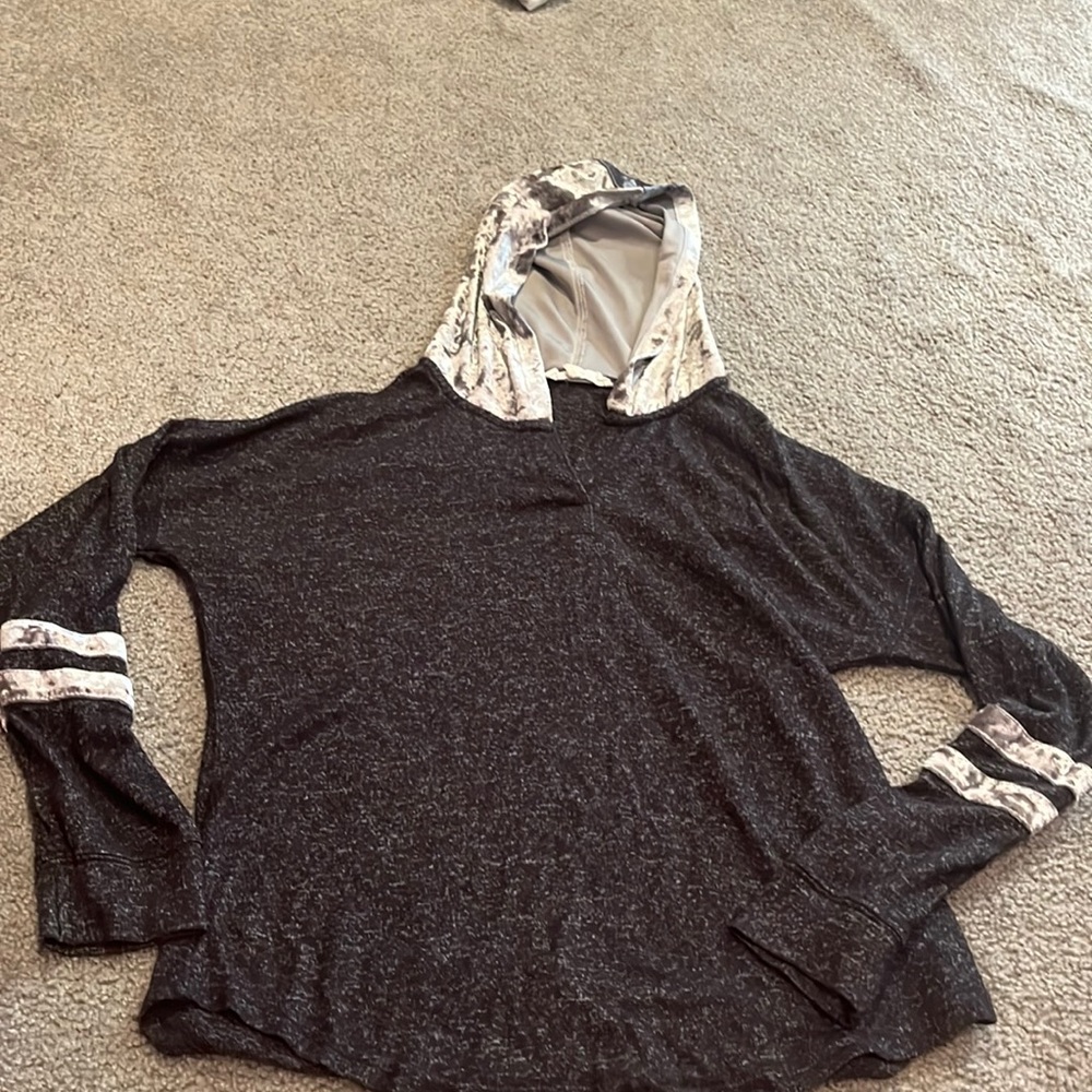 Long sleeve with hood